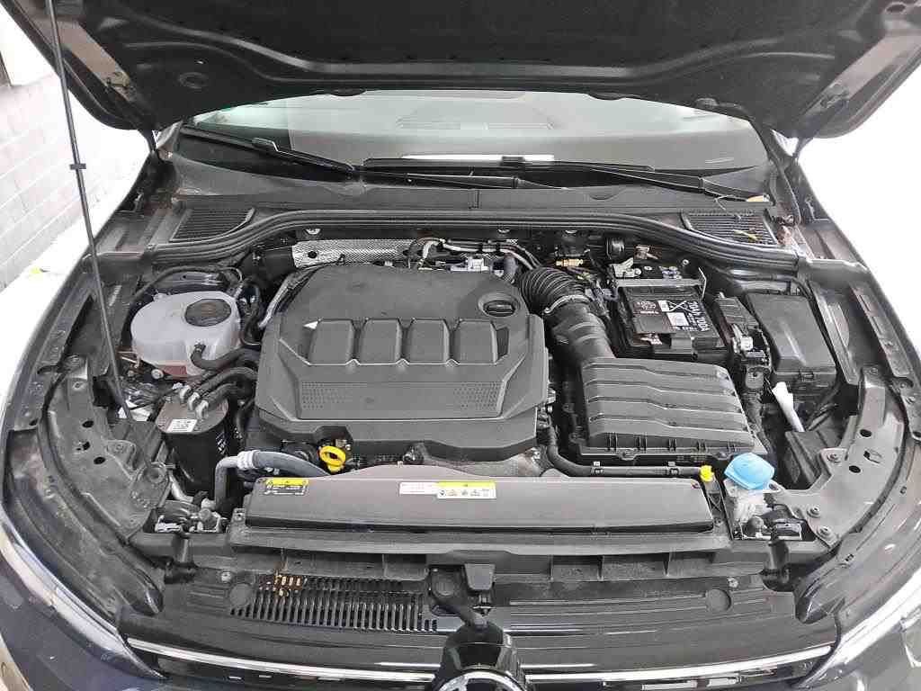 Volkswagen Golf 2024 г. Серый, пробег 21958 км