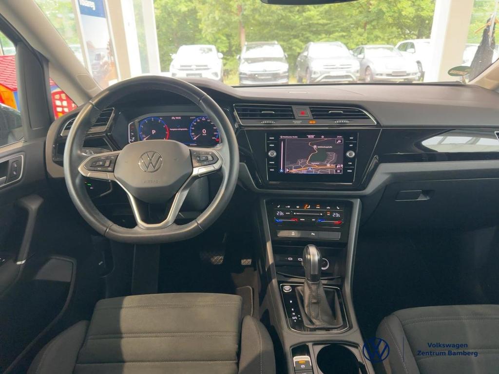 Volkswagen Touran 2022 г. Серый, пробег 57750 км