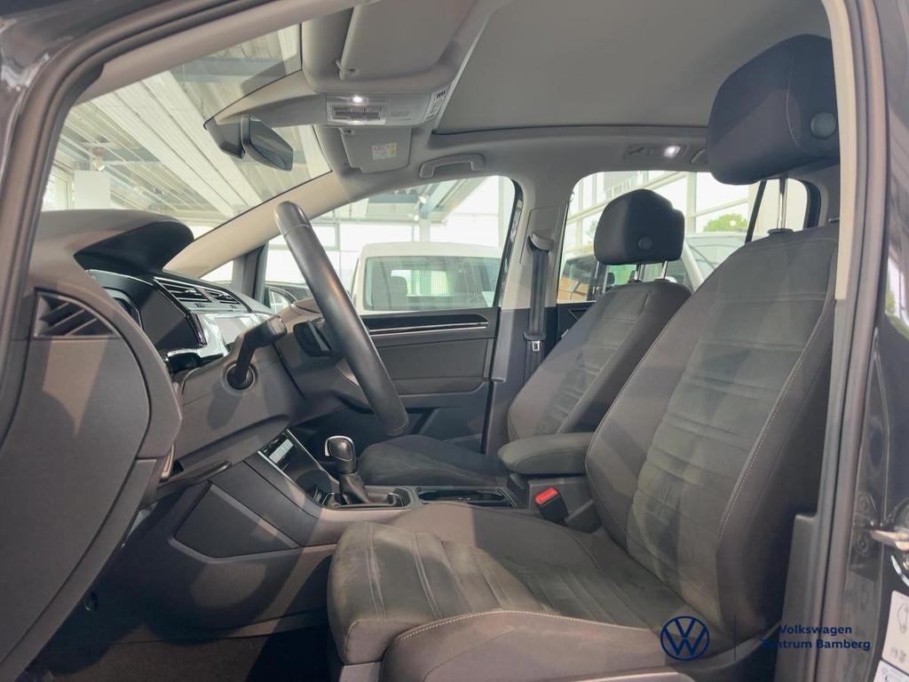 Volkswagen Touran 2022 г. Серый, пробег 57750 км