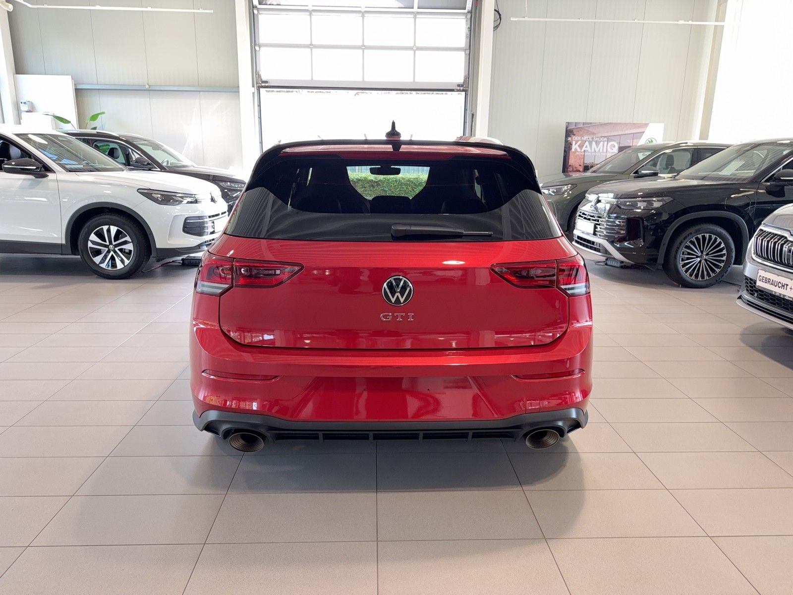 Volkswagen Golf 2023 г. Красный, пробег 39714 км