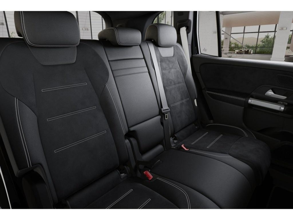 Mercedes-Benz GLB 220 2026 г. Чёрный, пробег 16910 км
