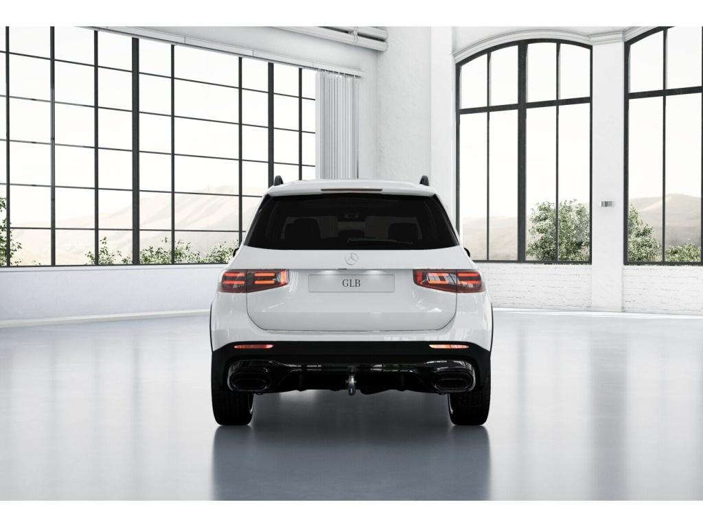 Mercedes-Benz GLB 220 2026 г. Белый, пробег 8225 км