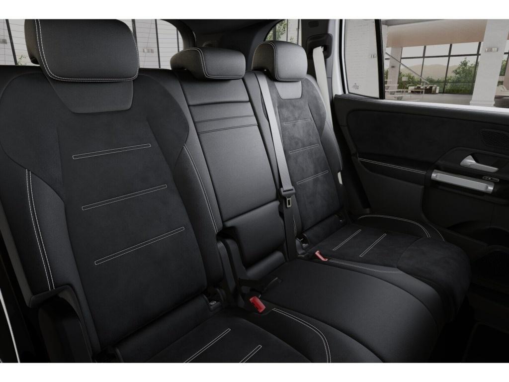 Mercedes-Benz GLB 220 2026 г. Белый, пробег 8225 км