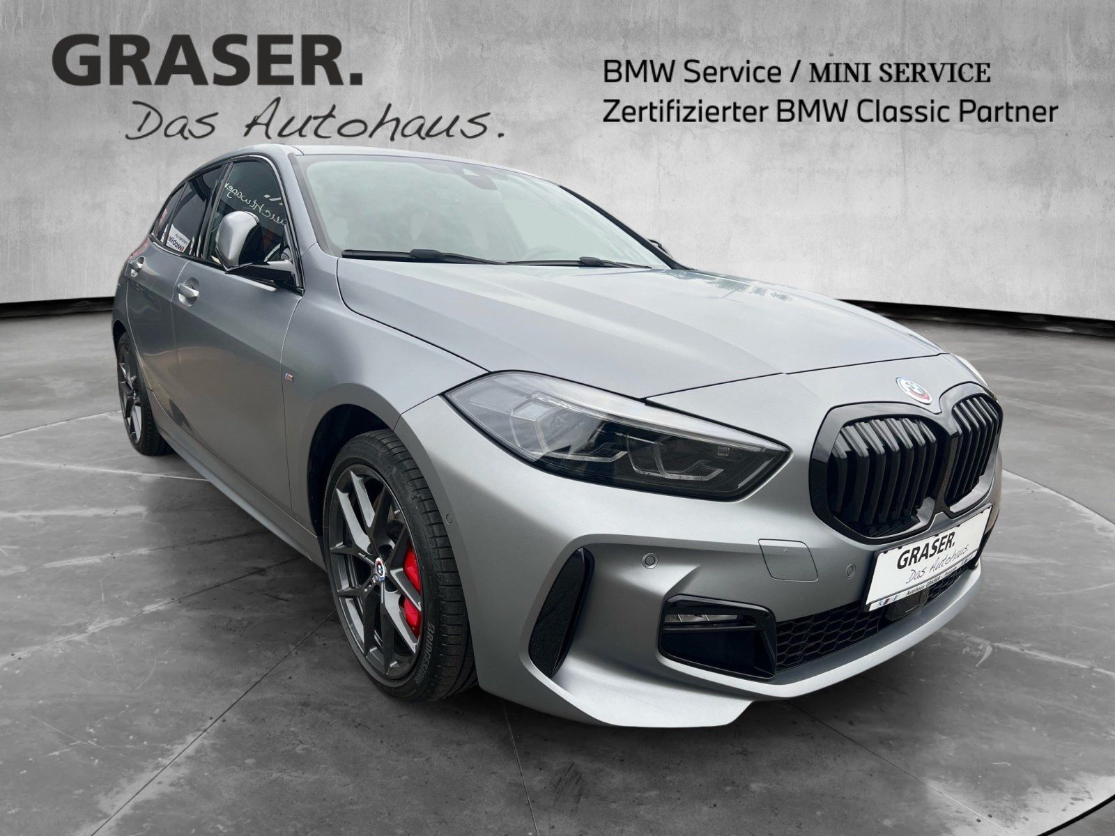 BMW 118 2022 г. Серебристый, пробег 20200 км