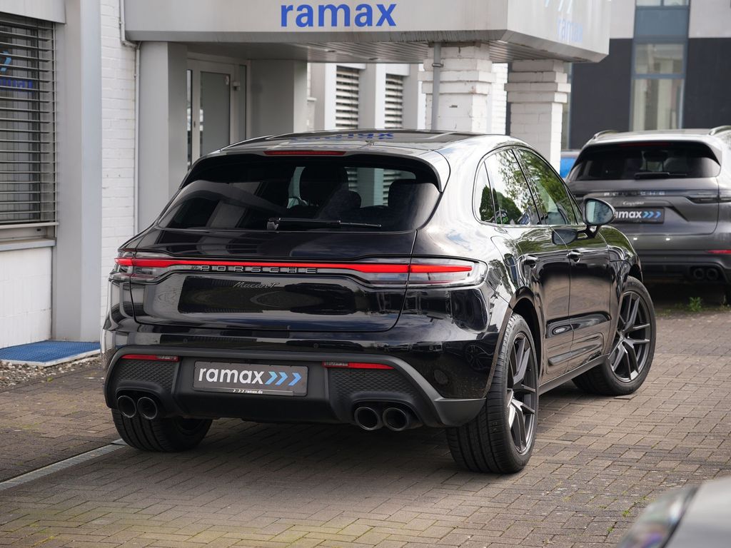 Porsche Macan 2023 г. Чёрный, пробег 34000 км