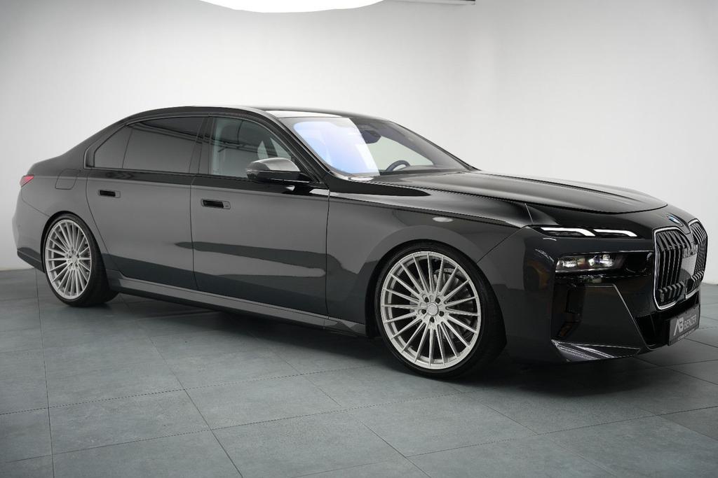 BMW 740 2024 г. Серый, пробег 50000 км