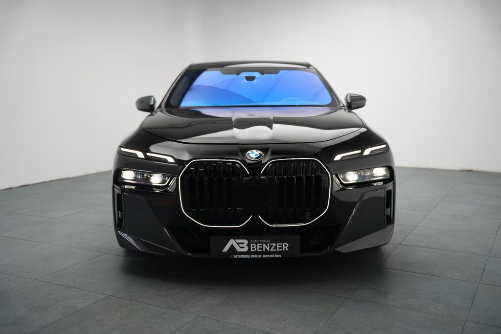 BMW 740 2024 г. Серый, пробег 50000 км