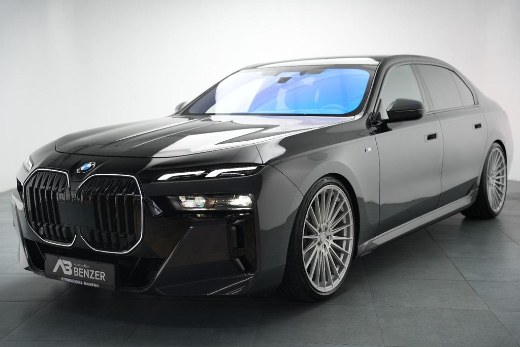 BMW 740 2024 г. Серый, пробег 50000 км