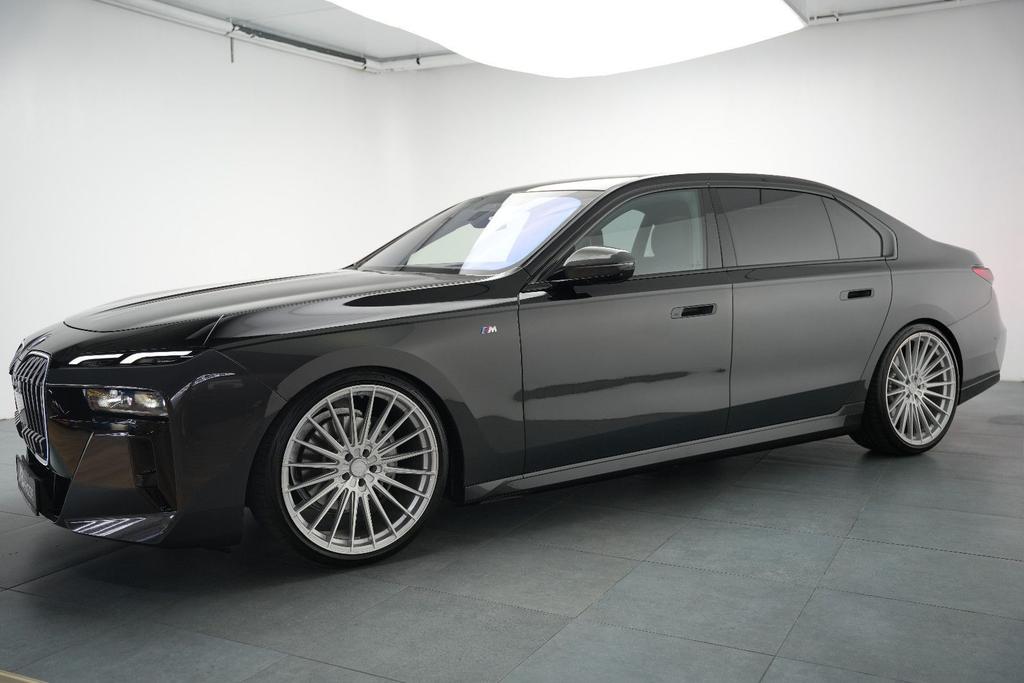 BMW 740 2024 г. Серый, пробег 50000 км