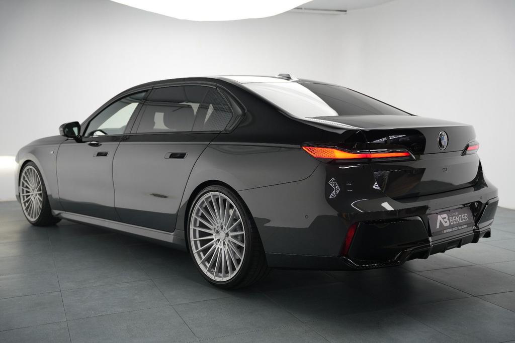 BMW 740 2024 г. Серый, пробег 50000 км
