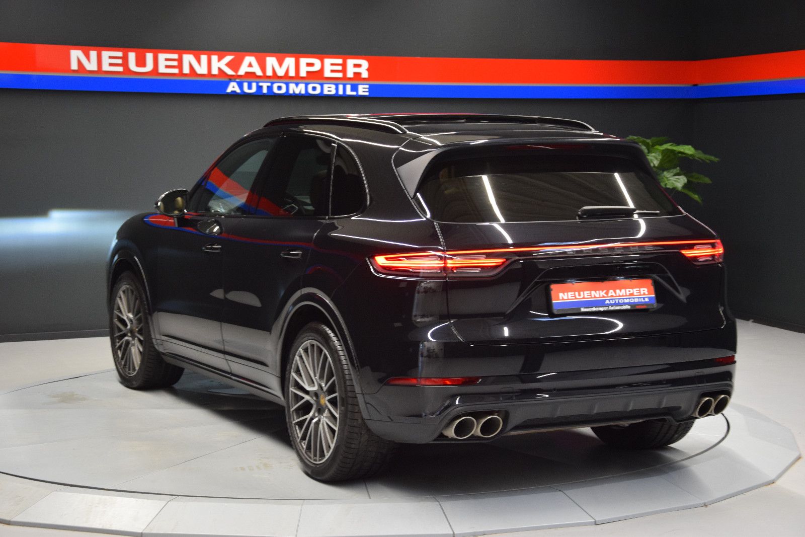 Porsche Cayenne 2021 г. Чёрный, пробег 56600 км