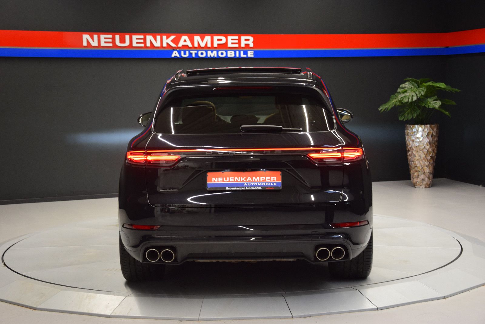 Porsche Cayenne 2021 г. Чёрный, пробег 56600 км
