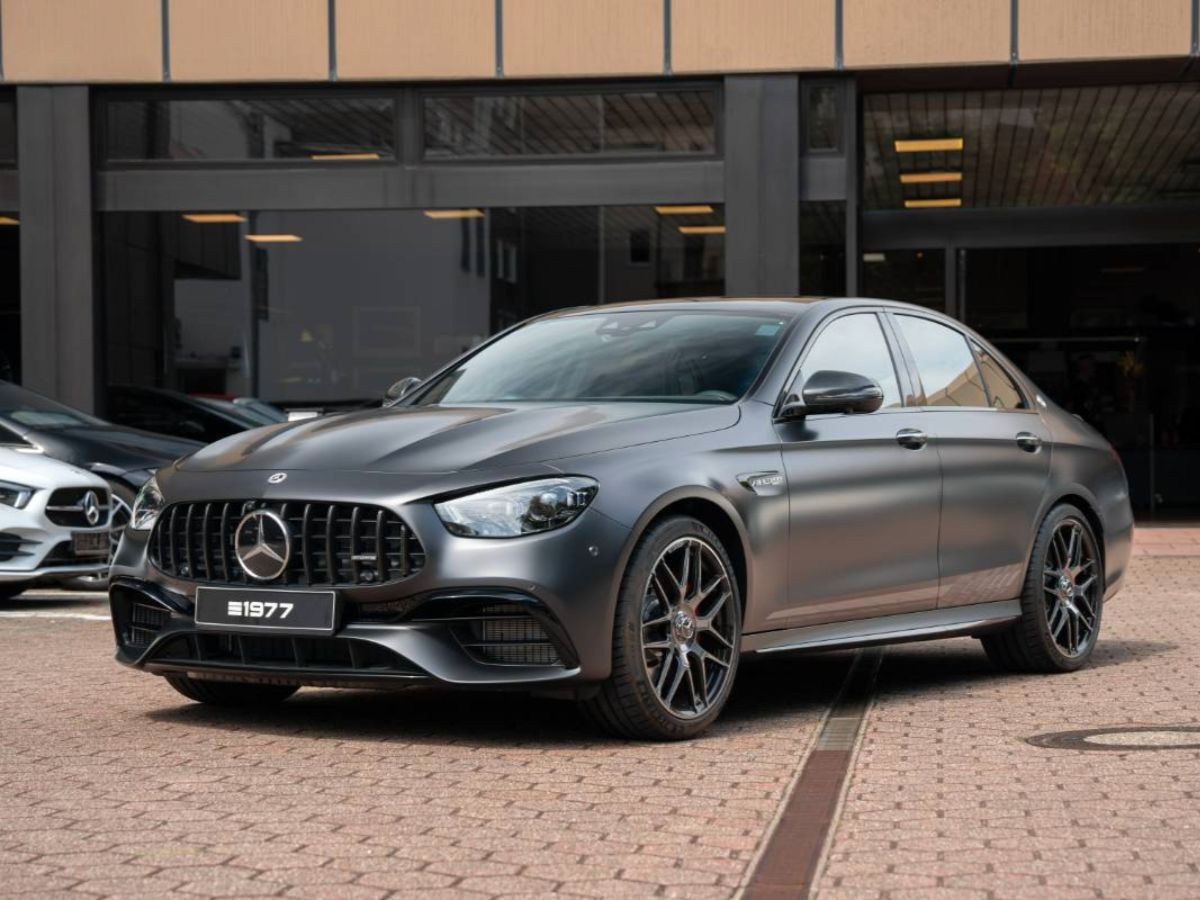 Mercedes-Benz E 63 AMG 2022 г. Серый, пробег 104 км
