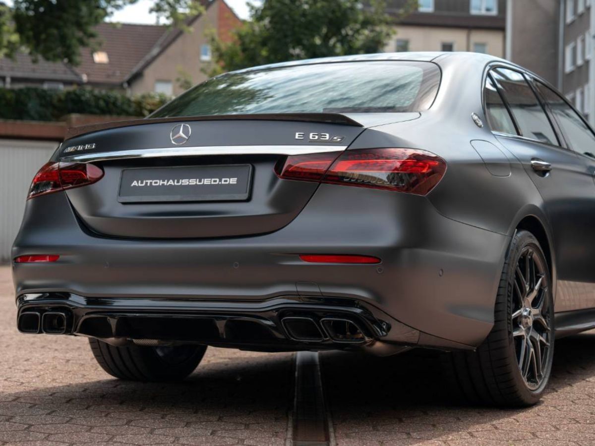 Mercedes-Benz E 63 AMG 2022 г. Серый, пробег 104 км