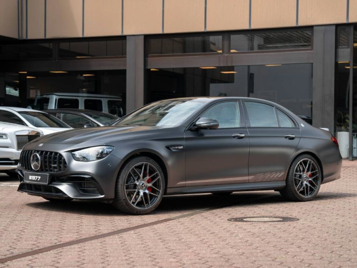 Mercedes-Benz E 63 AMG 2022 г. Серый, пробег 104 км