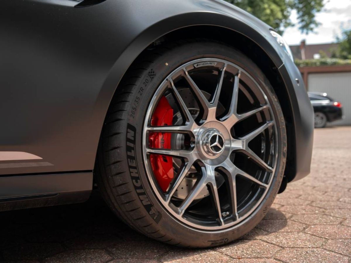 Mercedes-Benz E 63 AMG 2022 г. Серый, пробег 104 км