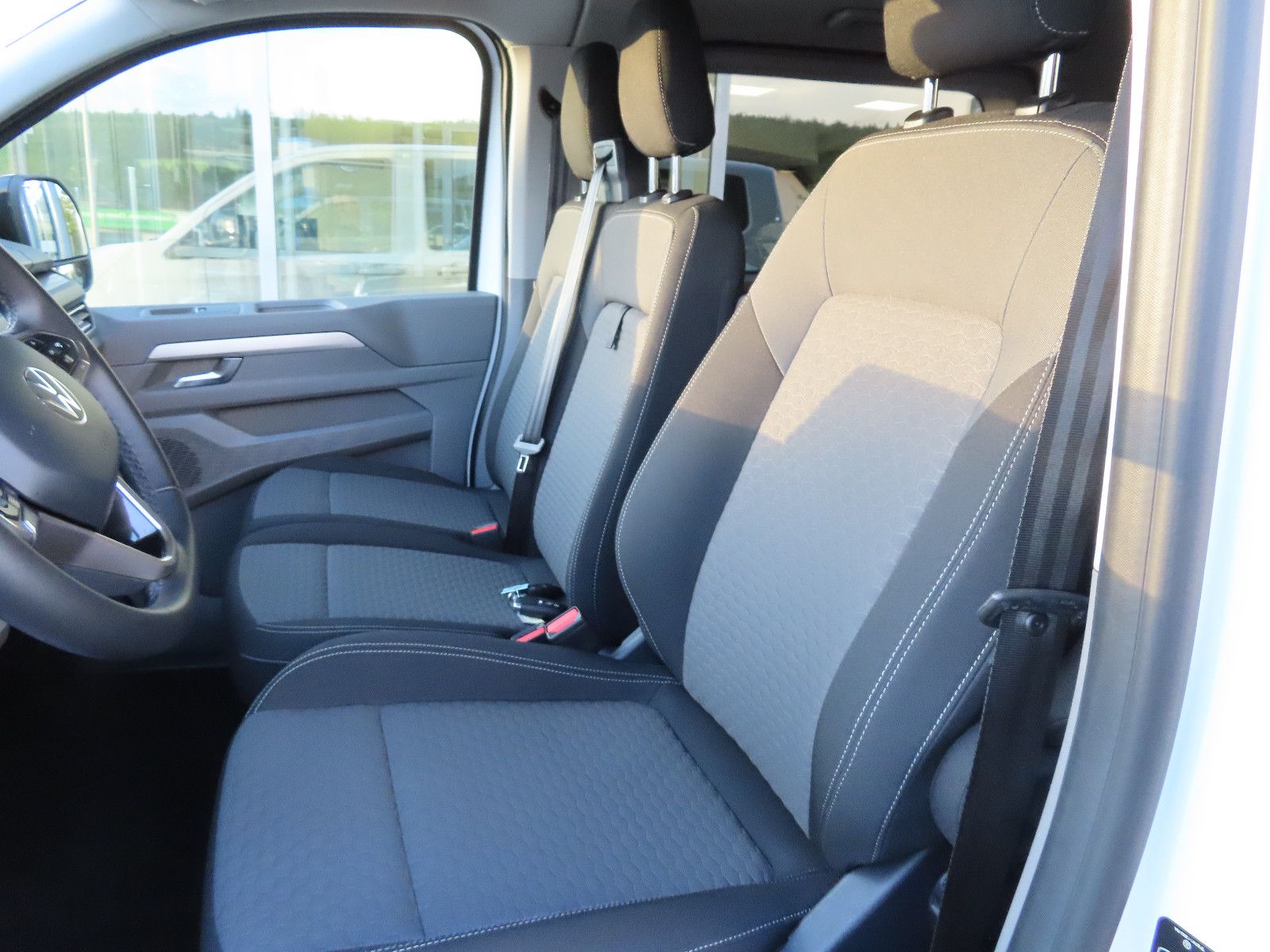 Volkswagen T7 CARAVELLE 2025 г. Белый, пробег 28505 км