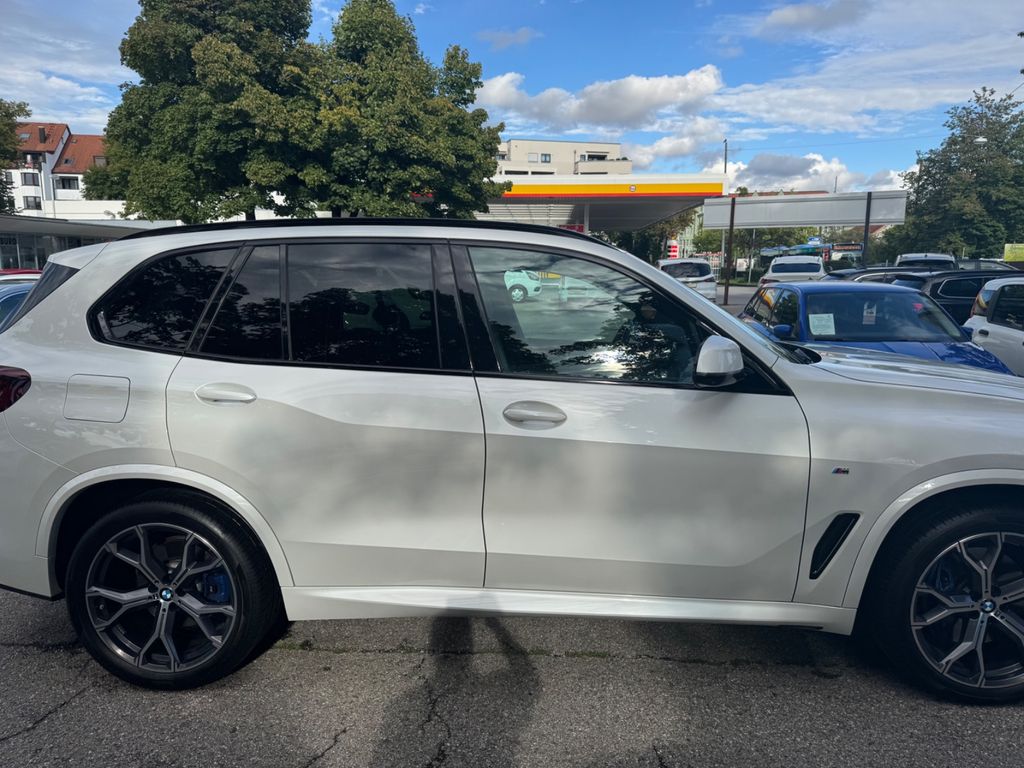 BMW X5 2024 г. Белый, пробег 41700 км