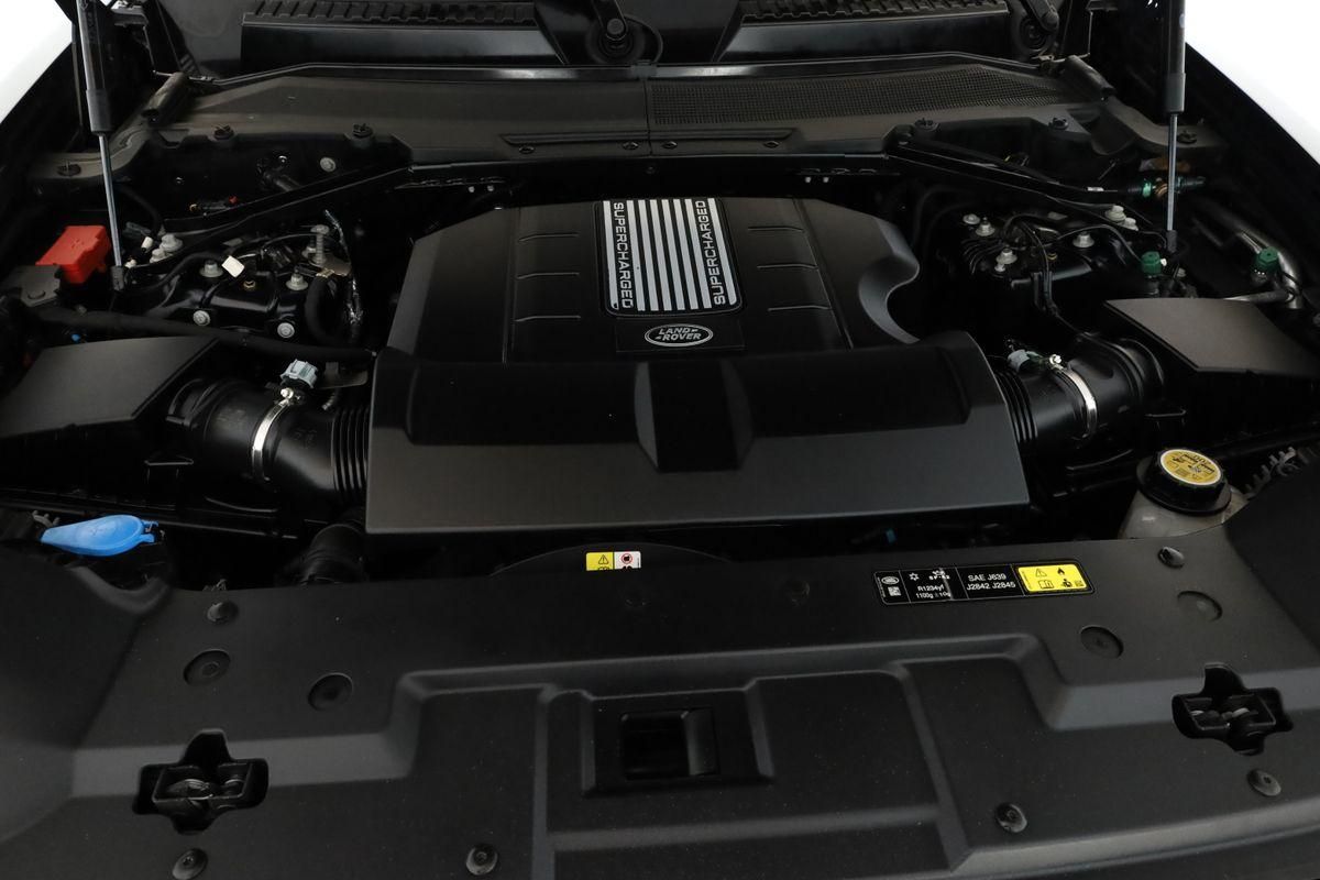 Land Rover Defender 2023 г. Чёрный, пробег 51200 км