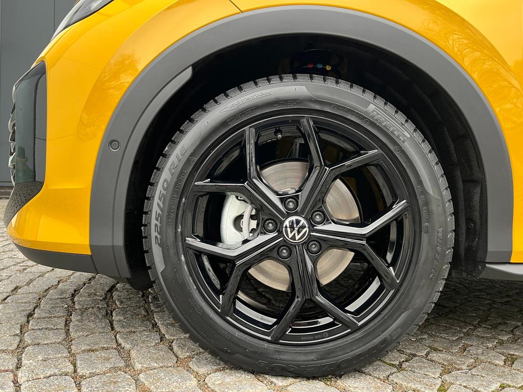 Volkswagen T-Roc 2025 г. Жёлтый, пробег 1000 км