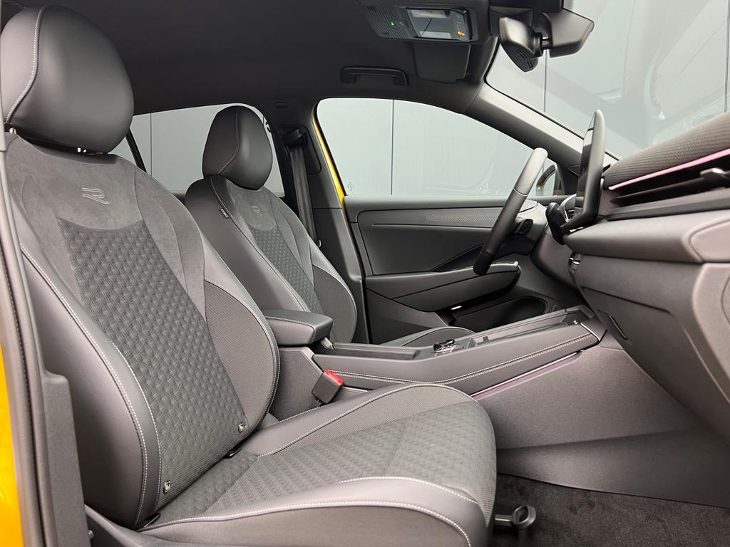 Volkswagen T-Roc 2025 г. Жёлтый, пробег 1000 км