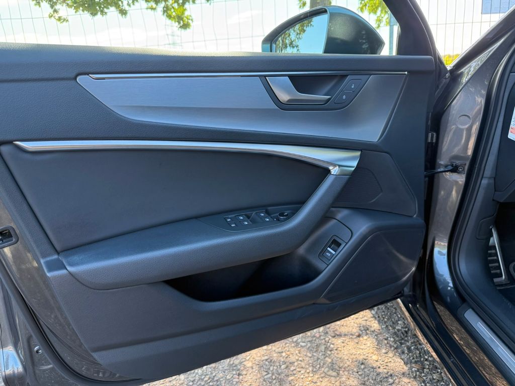 Audi A6 2022 г. Серый, пробег 58245 км