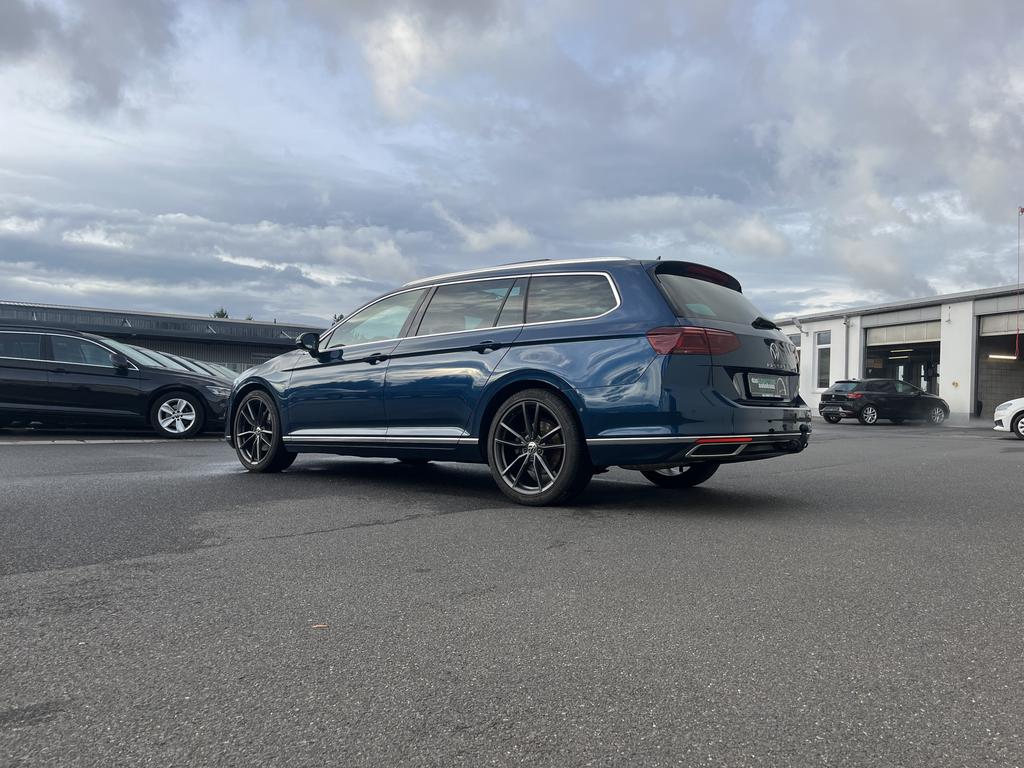 Volkswagen PASSAT VARIANT 2023 г. Синий, пробег 42940 км