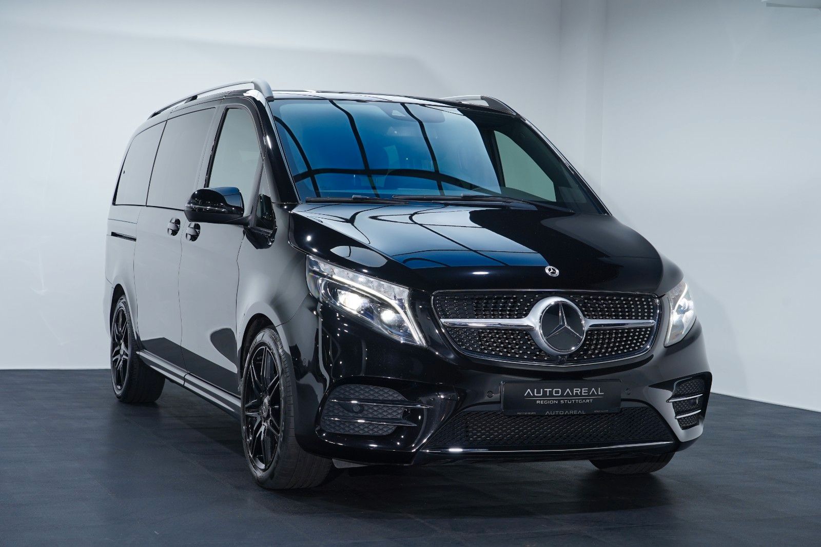 Mercedes-Benz V 250 2022 г. Чёрный, пробег 55139 км