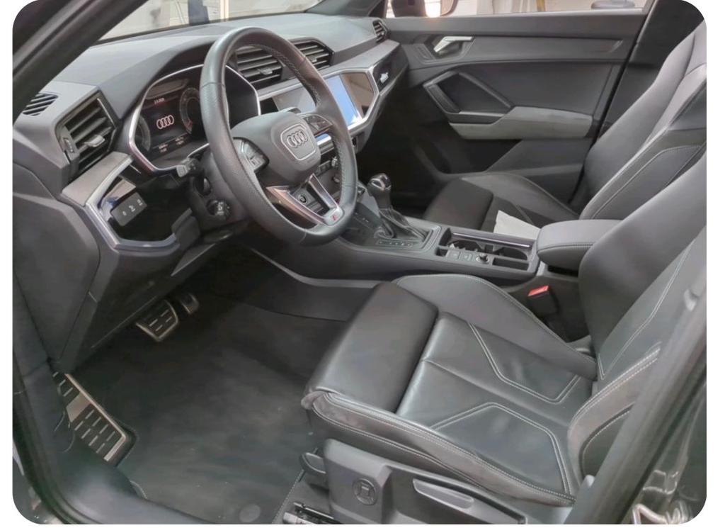 Audi Q3 2022 г. Серый, пробег 39900 км