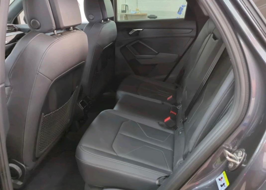 Audi Q3 2022 г. Серый, пробег 39900 км