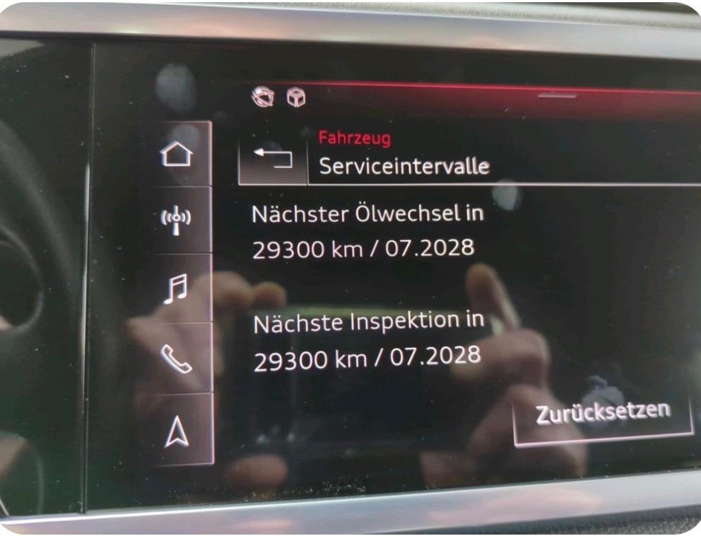 Audi Q3 2022 г. Серый, пробег 39900 км