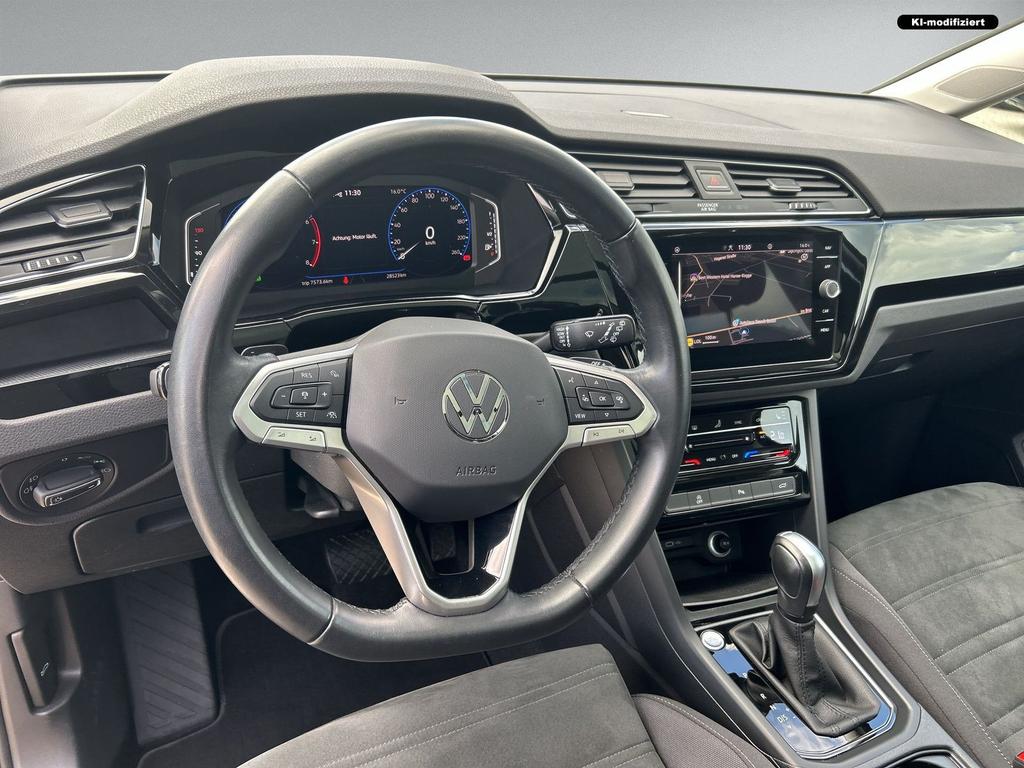 Volkswagen Touran 2024 г. Чёрный, пробег 28620 км