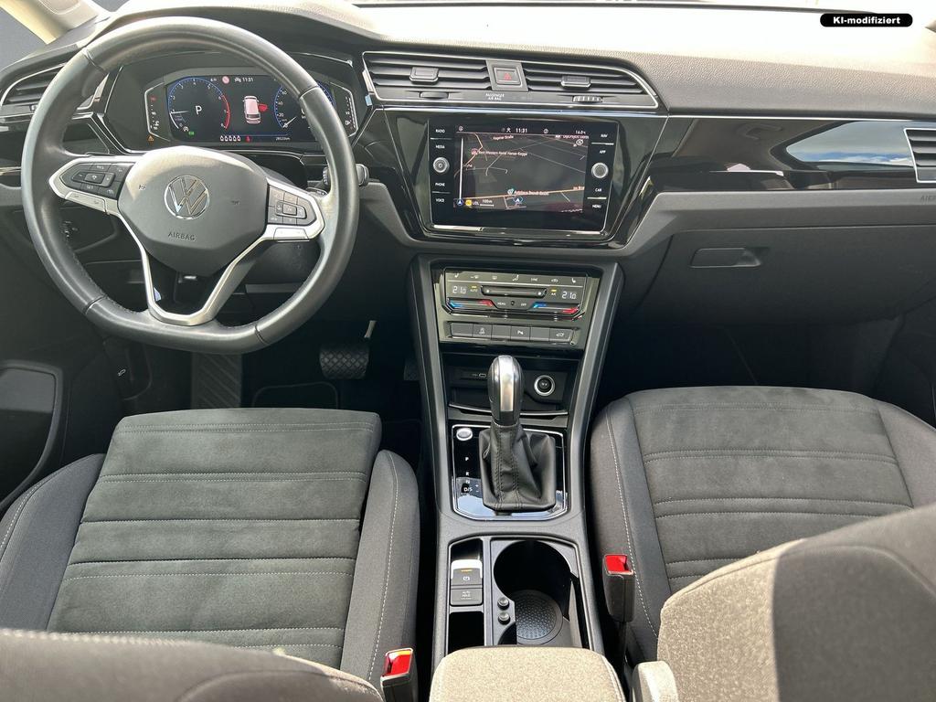 Volkswagen Touran 2024 г. Чёрный, пробег 28620 км