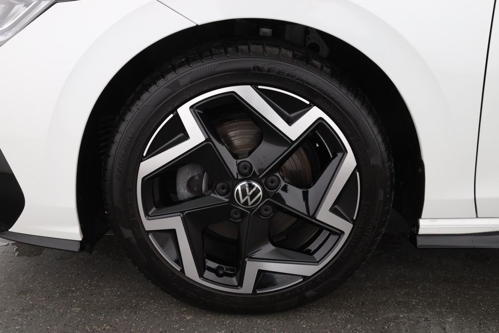 Volkswagen Golf 2025 г. Белый, пробег 13857 км