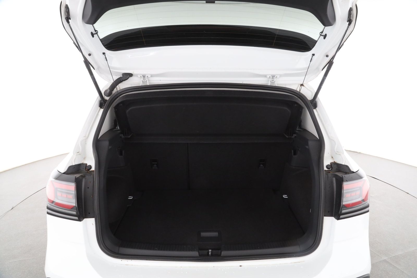 Volkswagen T-Cross 2025 г. Белый, пробег 27078 км
