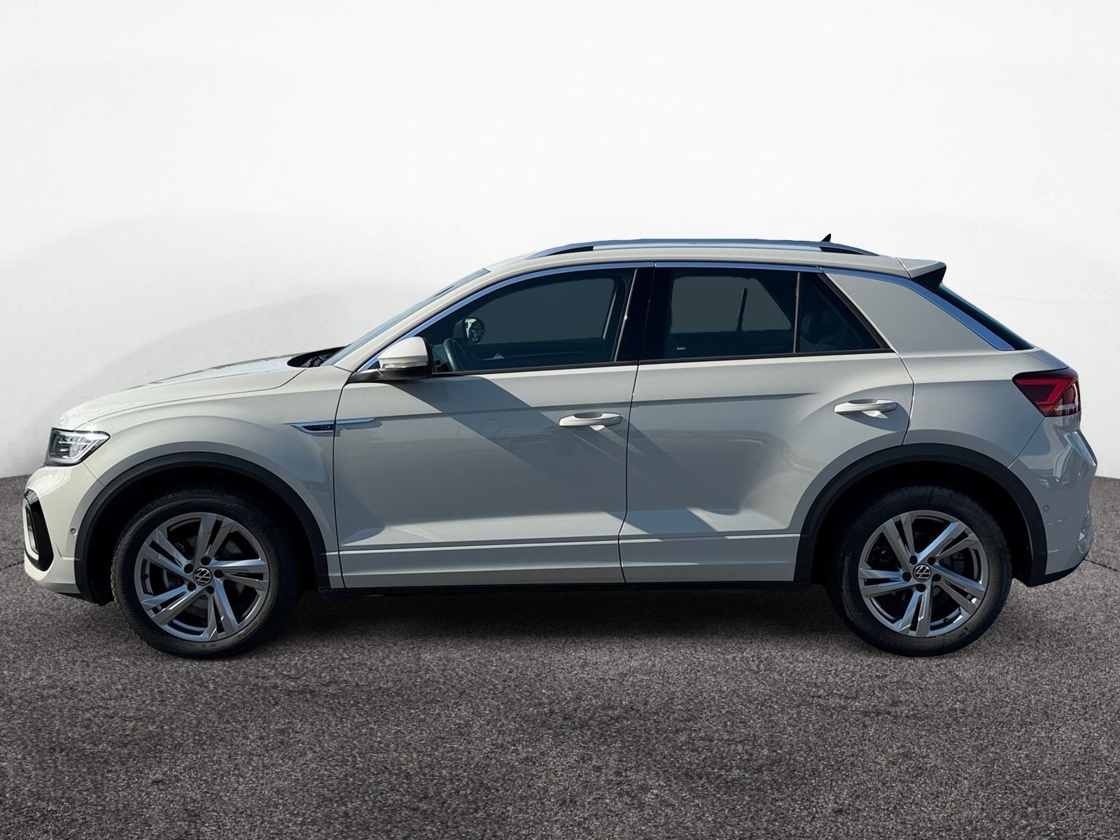 Volkswagen T-Roc 2024 г. Серый, пробег 25585 км