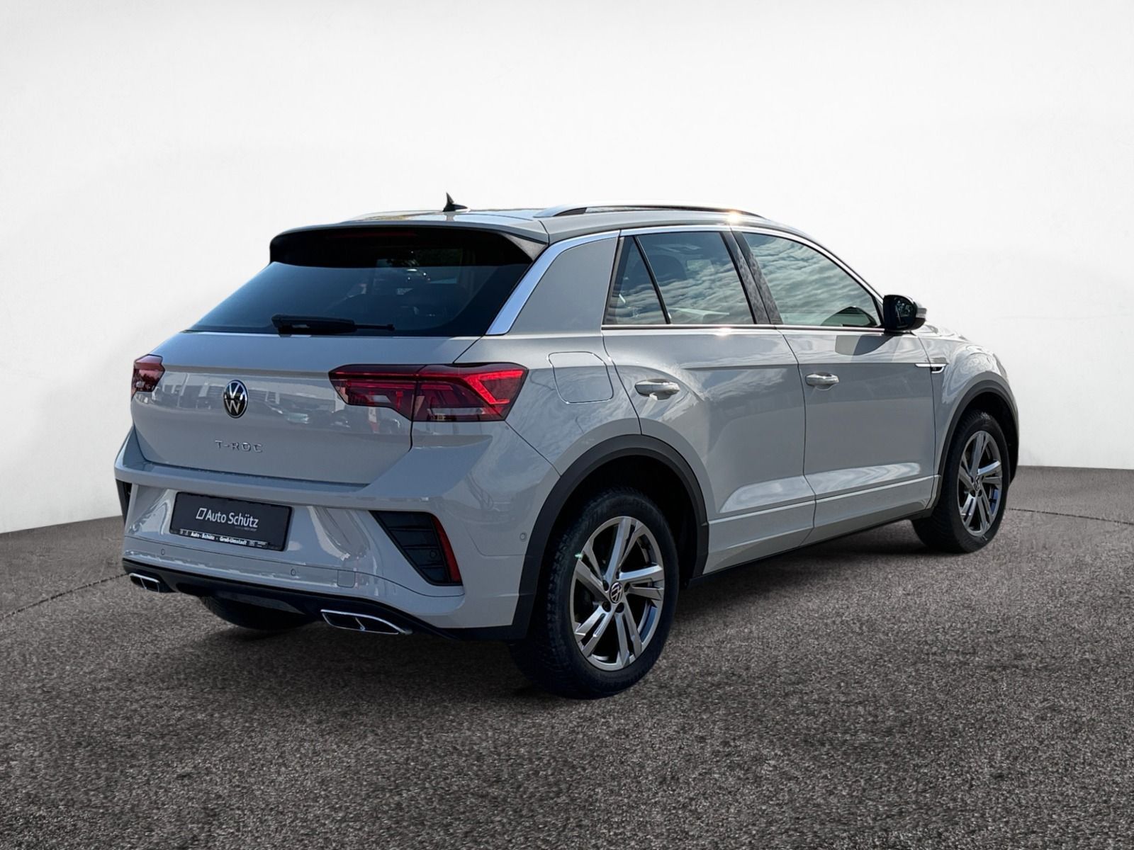 Volkswagen T-Roc 2024 г. Серый, пробег 25585 км