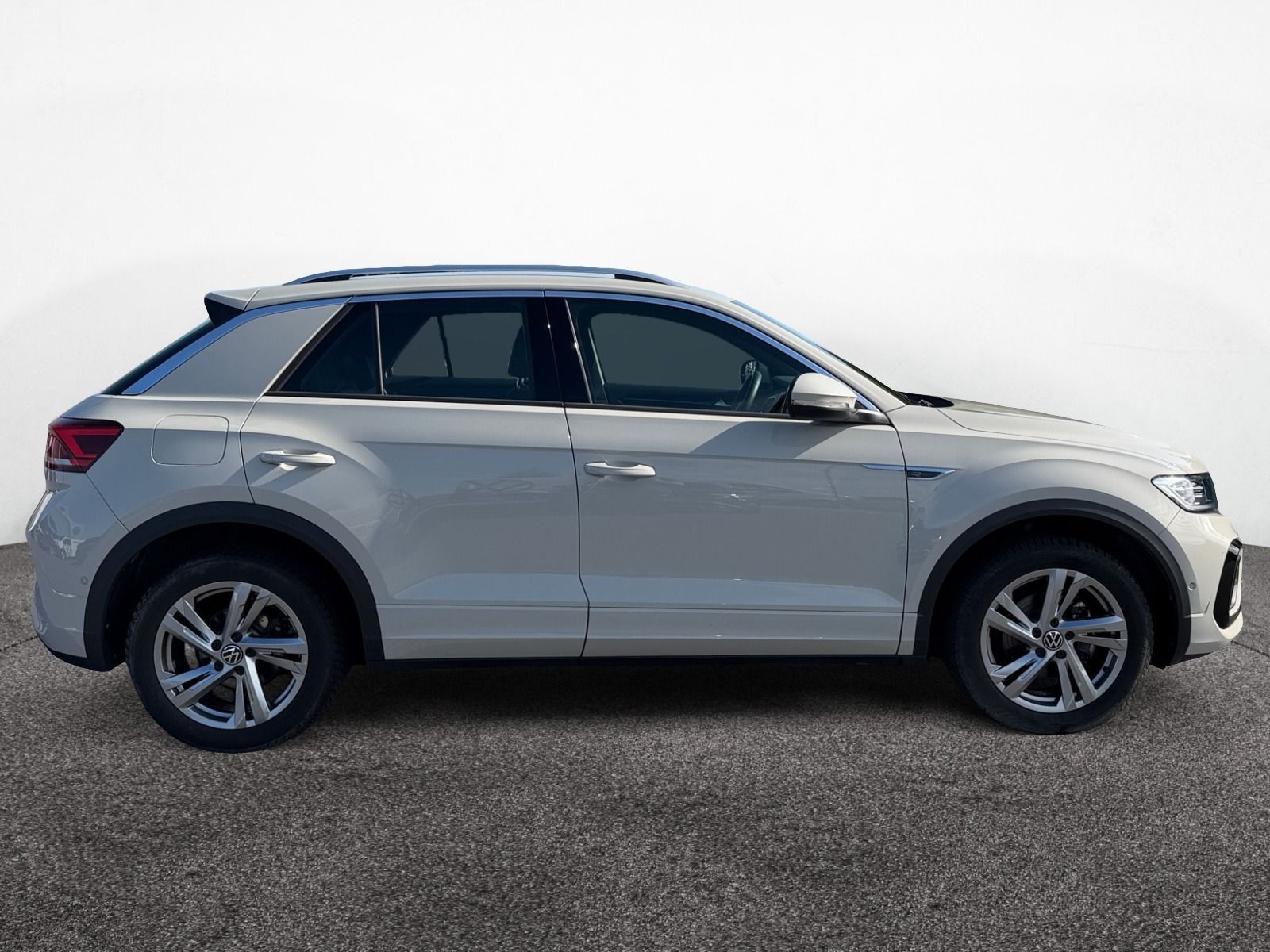 Volkswagen T-Roc 2024 г. Серый, пробег 25585 км