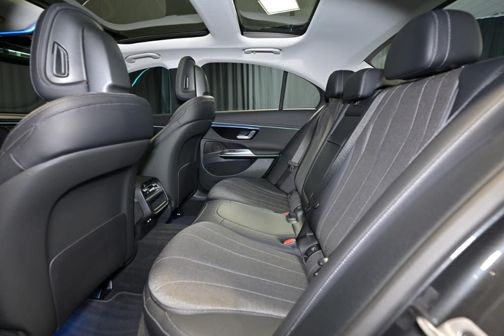 Mercedes-Benz E 220 2025 г. Серый, пробег 26927 км
