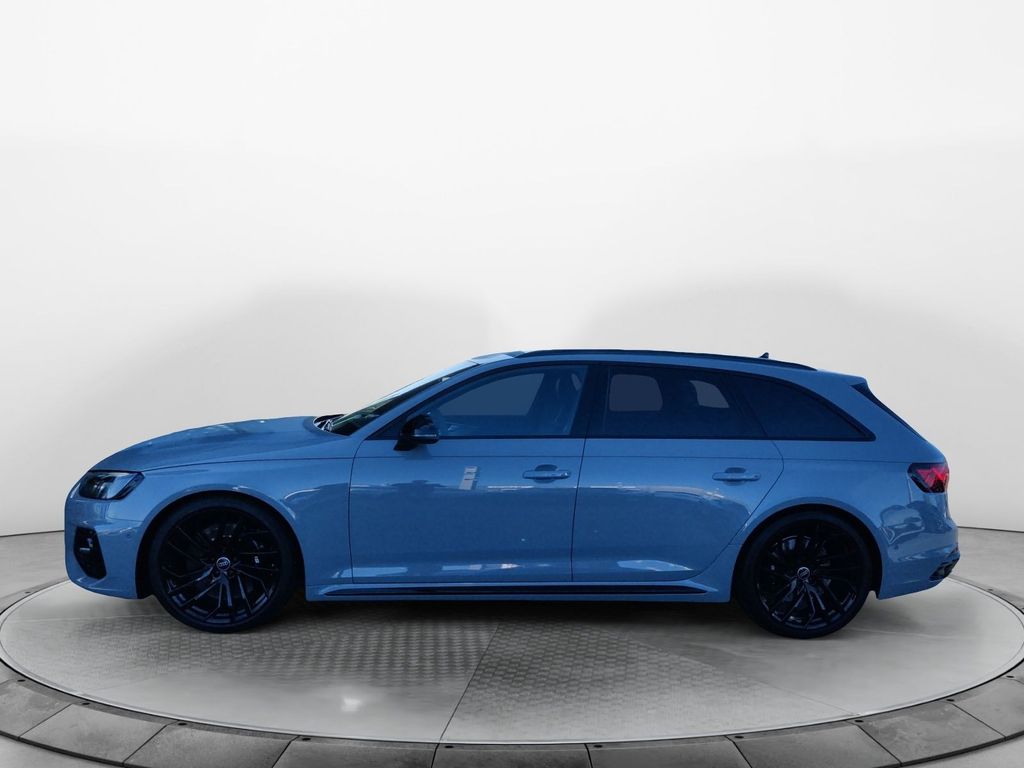 Audi RS4 2024 г. Серый, пробег 27150 км