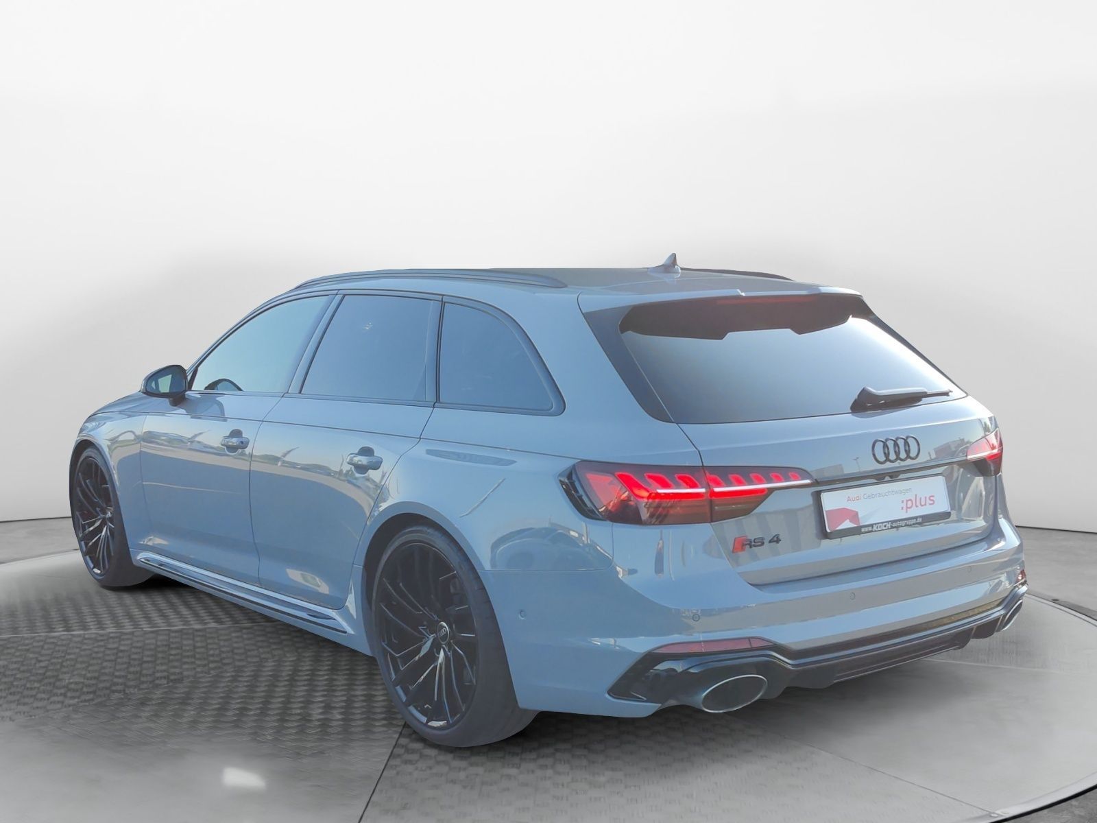 Audi RS4 2024 г. Серый, пробег 27150 км