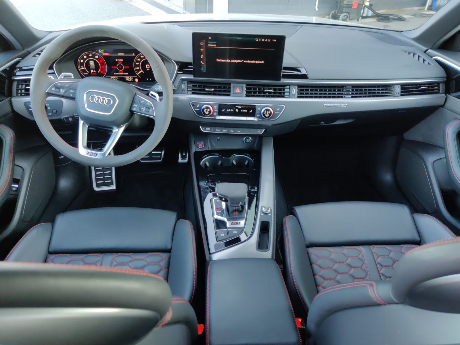 Audi RS4 2024 г. Серый, пробег 27150 км