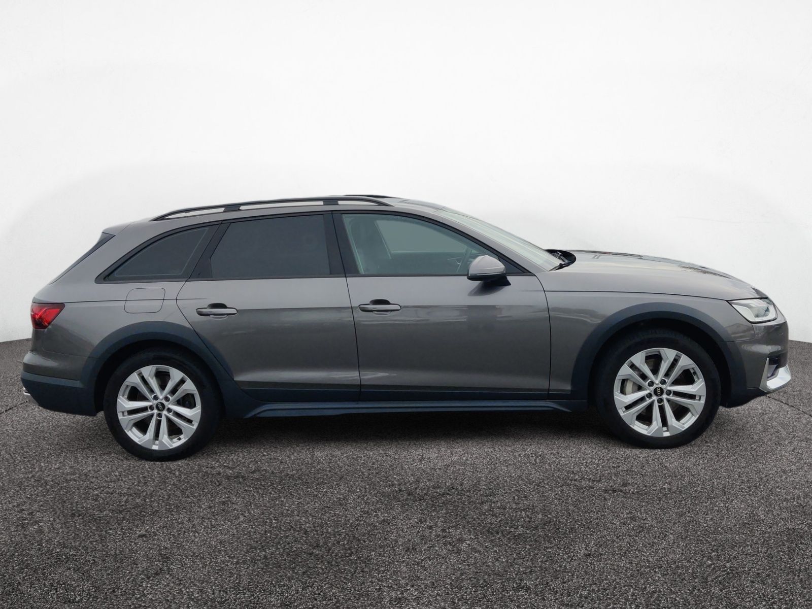 Audi A4 allroad 2022 г. Серый, пробег 53622 км