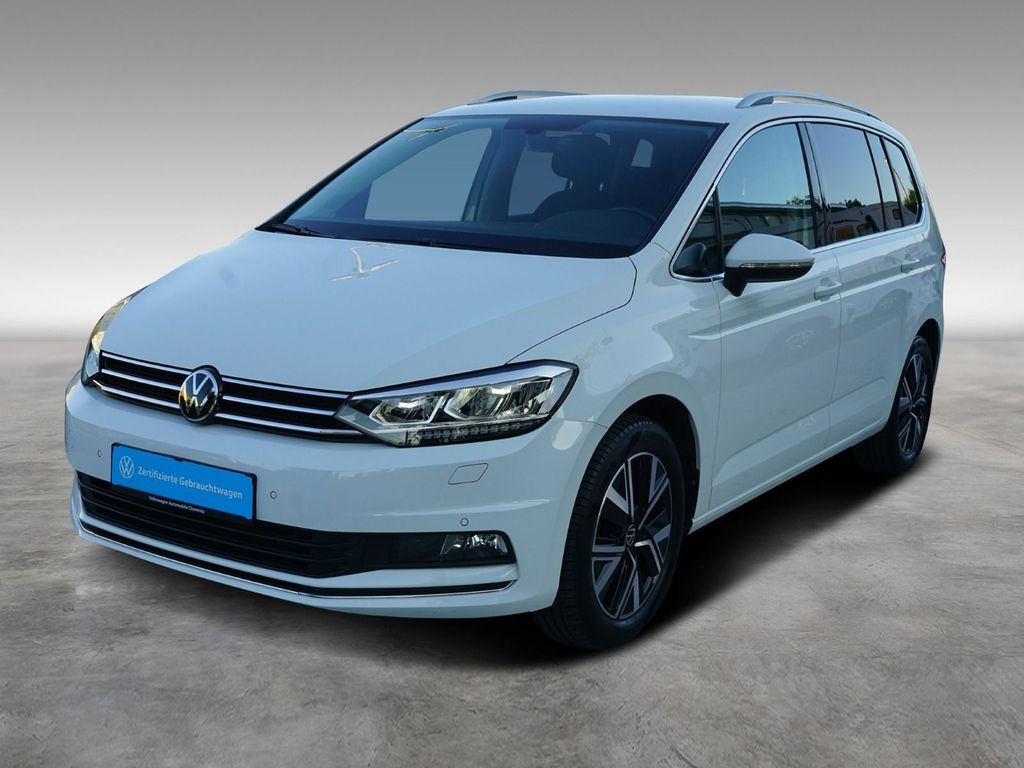Volkswagen Touran 2022 г. Белый, пробег 59682 км