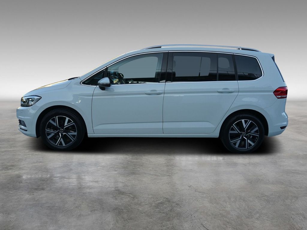 Volkswagen Touran 2022 г. Белый, пробег 59682 км