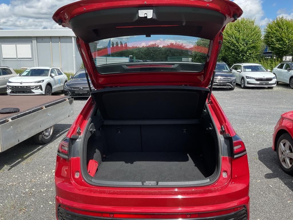 Volkswagen Taigo 2022 г. Красный, пробег 48442 км