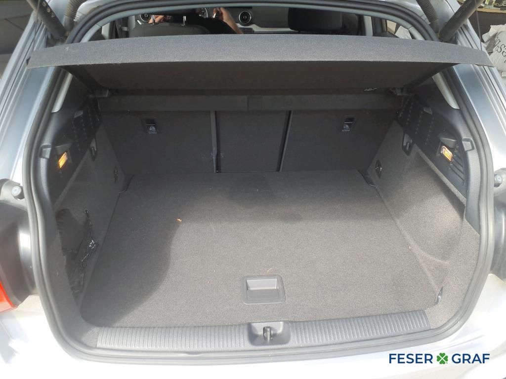Audi Q2 2023 г. Серебристый, пробег 45663 км