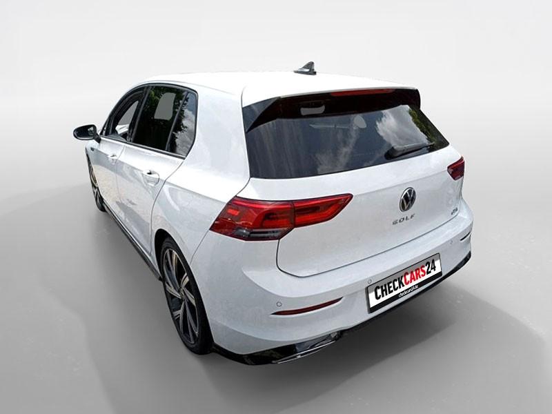 Volkswagen Golf 2024 г. Белый, пробег 39033 км
