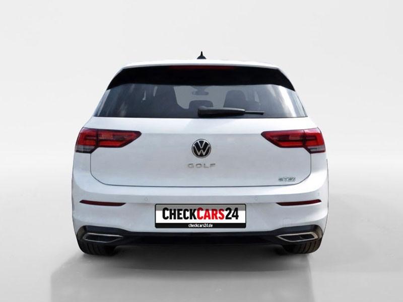 Volkswagen Golf 2024 г. Белый, пробег 39033 км