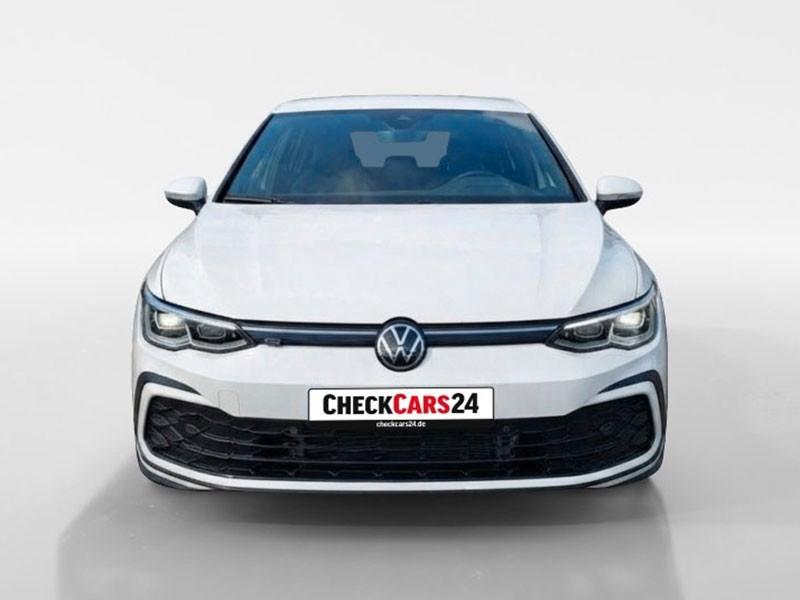 Volkswagen Golf 2024 г. Белый, пробег 39033 км